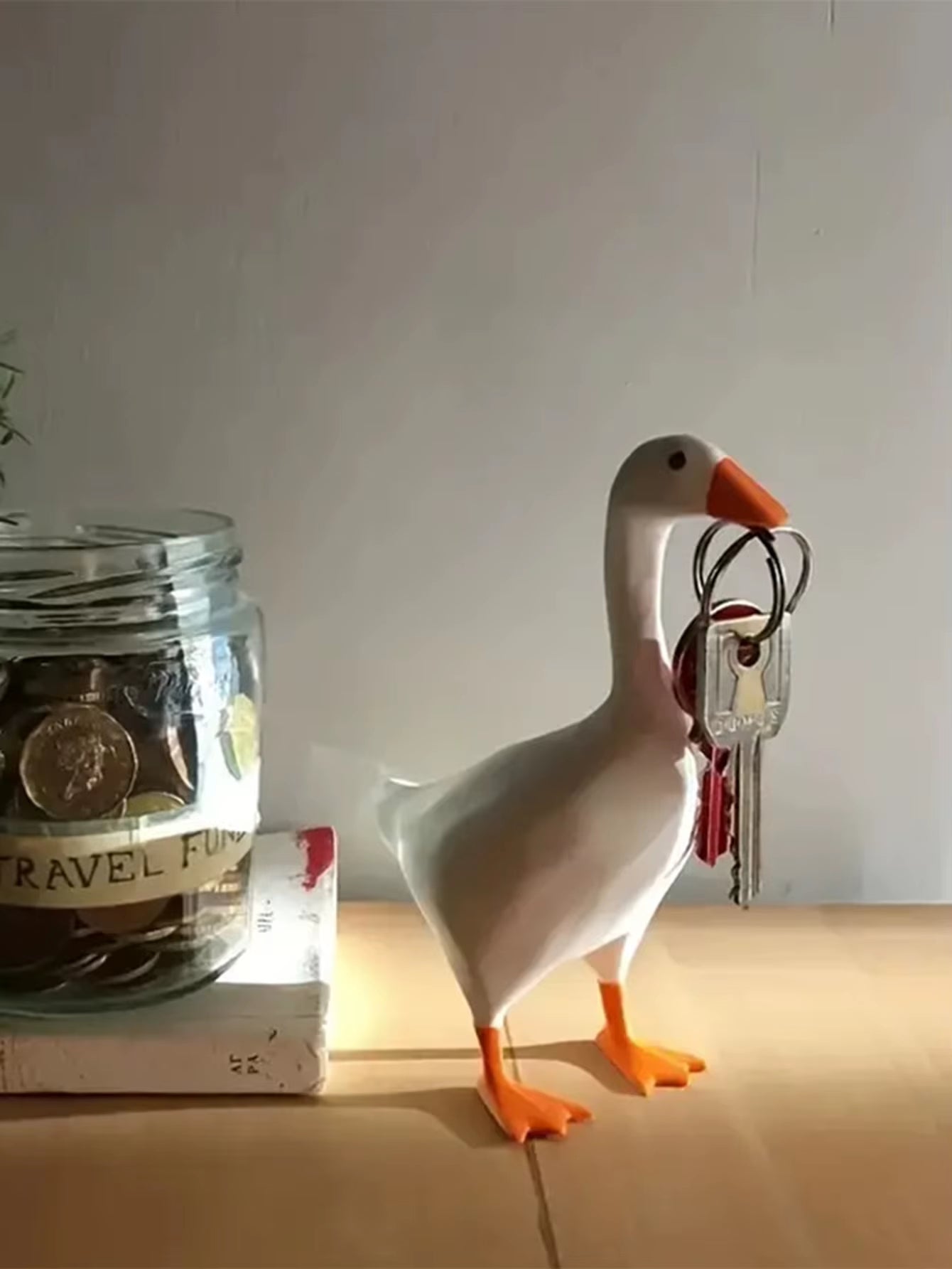 Magnetic Goose Key Holder – Cute Home Decor for Entryway, Kitchen, or Office | Wall Mount Animal Hook for Keys & Accessories