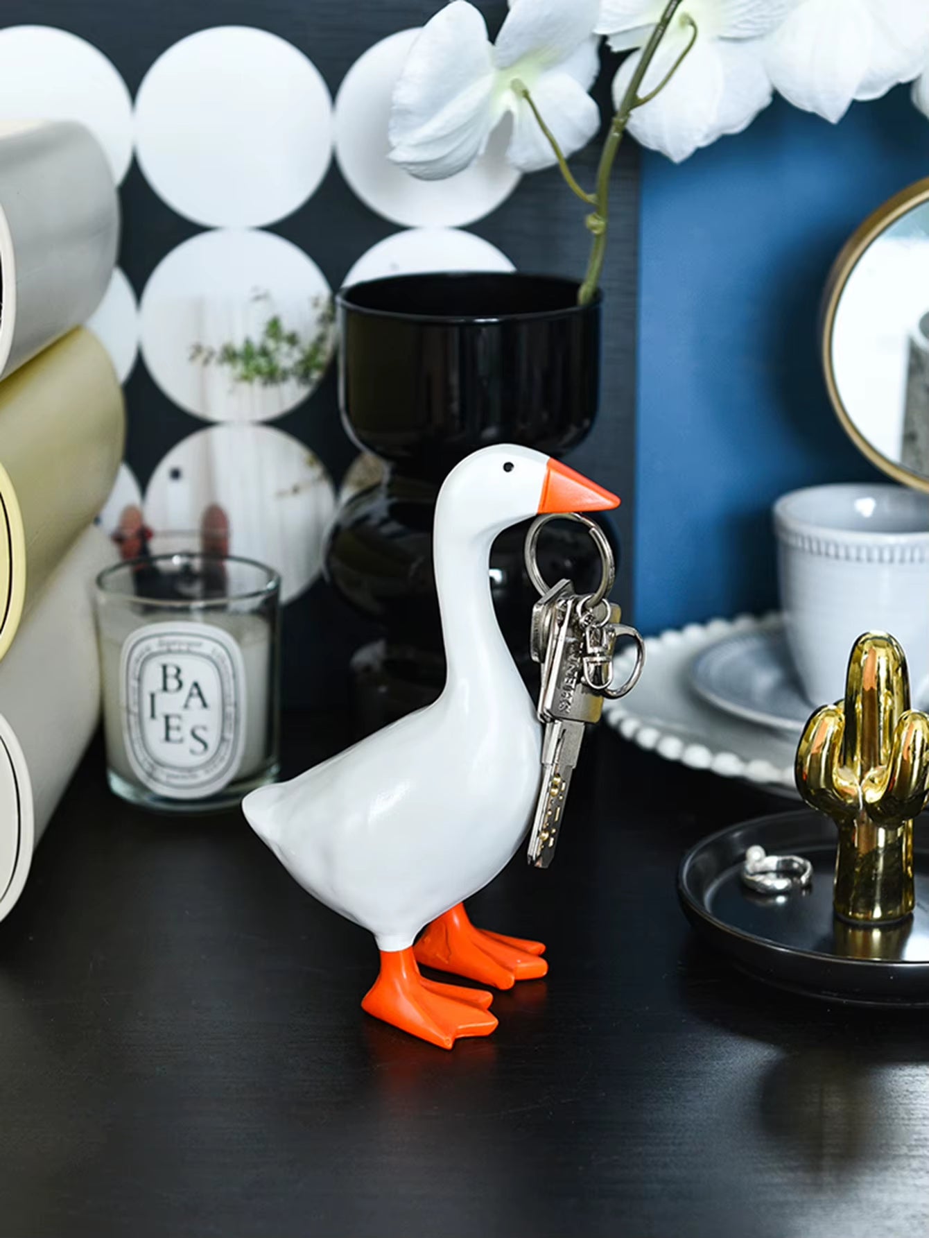 Magnetic Goose Key Holder – Cute Home Decor for Entryway, Kitchen, or Office | Wall Mount Animal Hook for Keys & Accessories