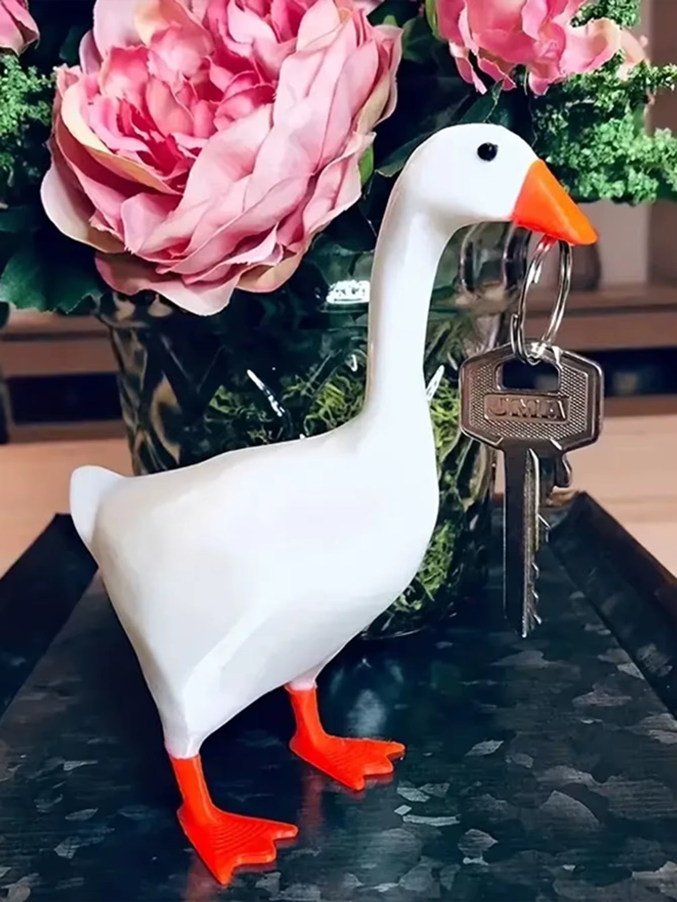 Magnetic Goose Key Holder – Cute Home Decor for Entryway, Kitchen, or Office | Wall Mount Animal Hook for Keys & Accessories